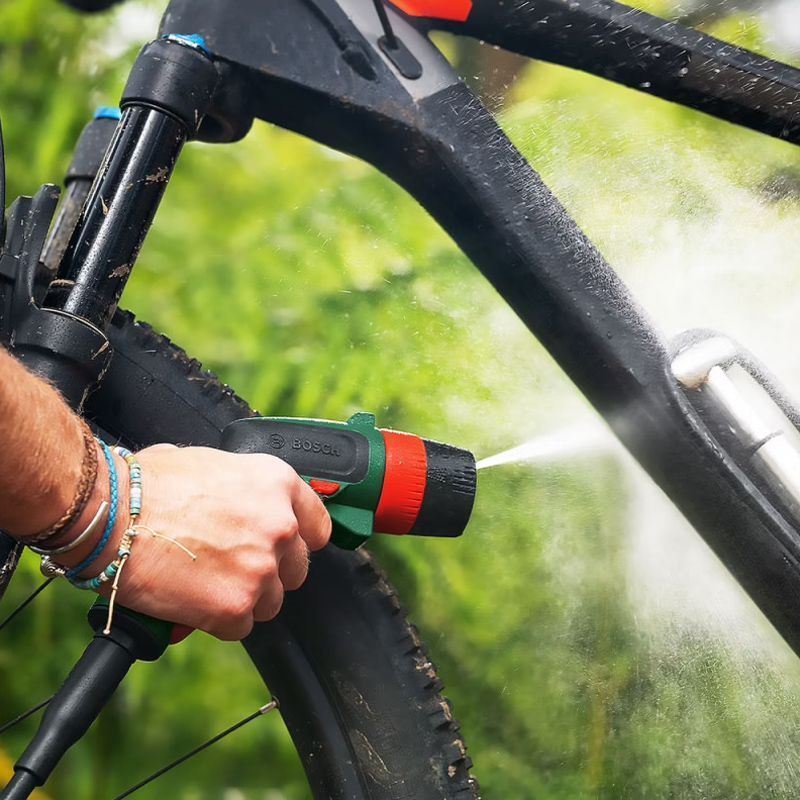 LIMPADOR DE BICICLETAS ELÉTRICO PORTÁTIL BOSCH FONTUS 6L 18V